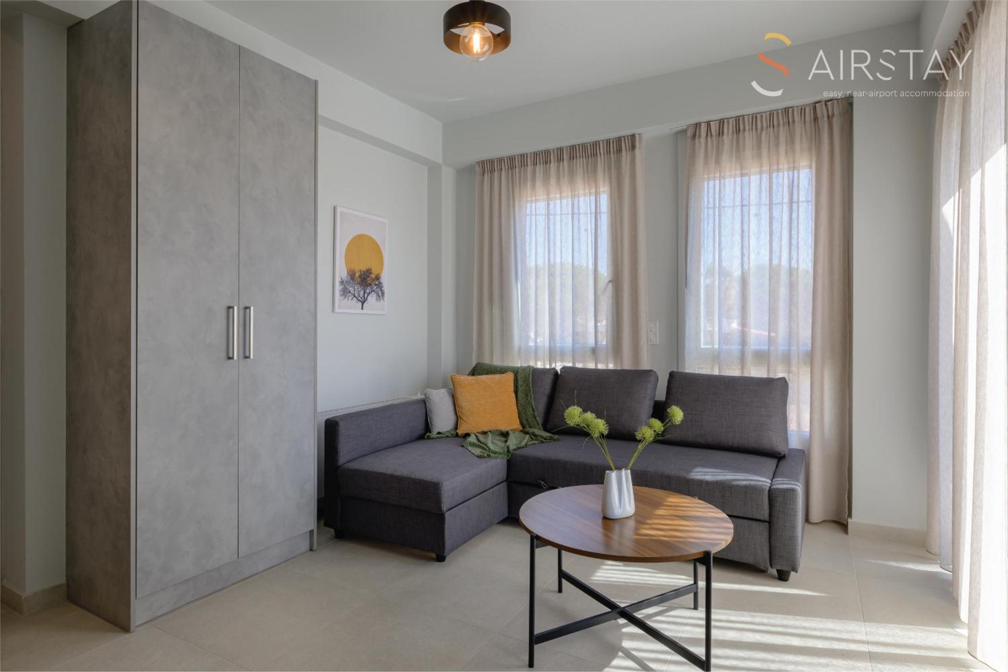 Komos Villas Airport By Airstay Луца Экстерьер фото